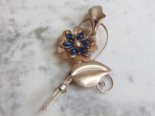 Load image into Gallery viewer, Womens Vintage Estate Sterling Silver Flower Brooch 13.4g E4931