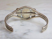 Load image into Gallery viewer, Womens Vintage Estate Sterling Silver Malachite Cuff Bracelet 23.3g E4952