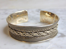 Load image into Gallery viewer, Womens Vintage Estate Sterling Silver Cuff Bracelet 45.7g E4999