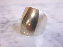 Load image into Gallery viewer, Womens Vintage Estate Sterling Silver Modernist Ring 12.9g E4472