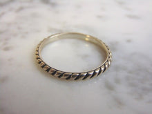Load image into Gallery viewer, Womens Vintage Estate Sterling Silver Ring 2.1g E4487
