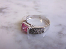 Load image into Gallery viewer, Womens Vintage Estate Sterling Silver Rose Quartz Ring 4.0g E4492