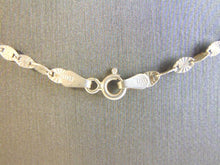Load image into Gallery viewer, Womens Vintage Estate Sterling Silver Necklace 3.5g E4531