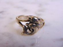 Load image into Gallery viewer, Womens Vintage Estate Sterling Silver Dolphins Ring 4.1g E4565