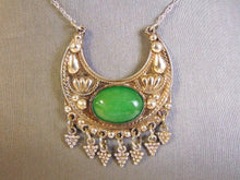 Load image into Gallery viewer, Womens Vintage Estate Sterling Silver Aventurine ? Pendant W/ Necklace 14.7g E4582