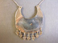 Load image into Gallery viewer, Womens Vintage Estate Sterling Silver Aventurine ? Pendant W/ Necklace 14.7g E4582
