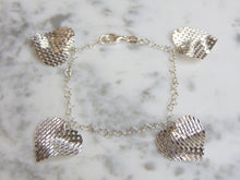 Load image into Gallery viewer, Womens Vintage Estate Sterling Silver Heart Charm Bracelet 7.2g E4601