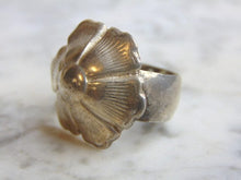 Load image into Gallery viewer, Womens Vintage Estate Sterling Silver Flower Ring 13.7g E4713