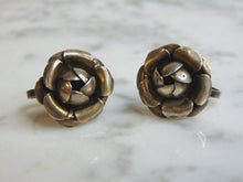 Load image into Gallery viewer, Womens Vintage Estate Sterling Silver Flower Earrings 5.0g E5169