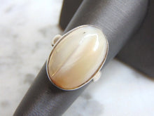 Load image into Gallery viewer, Womens Vintage Estate Sterling Silver Chalcedony Stone Ring 6.3g E4802