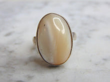 Load image into Gallery viewer, Womens Vintage Estate Sterling Silver Chalcedony Stone Ring 6.3g E4802
