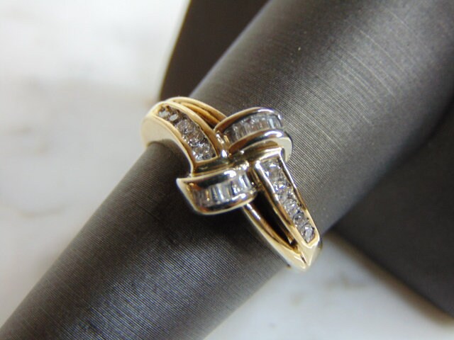 Vintage Estate 14K Yellow Gold Diamond Ring 4.2g E2967