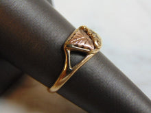 Load image into Gallery viewer, Womens Vintage Estate 10K Gold w/ Rose Gold Grape Leaf Ring 2.6g #E2881