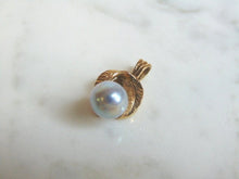 Load image into Gallery viewer, Womens Vintage Estate 10K Gold w/ Faux Pearl Pendant  2.6g #E2894