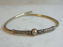 Load image into Gallery viewer, Womens Vintage Estate Sterling Silver Bracelet 11.1g E5227