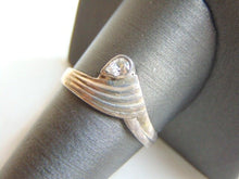 Load image into Gallery viewer, Womens Vintage Estate Sterling Silver CZ Ring 2.1g E5361
