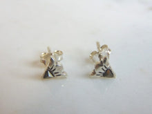 Load image into Gallery viewer, Womens Vintage Estate Sterling Silver Earrings 1.1g E5393