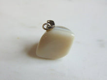 Load image into Gallery viewer, Womens Vintage Estate Sterling Silver Agate Pendant 4.6g E5467
