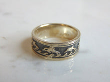 Load image into Gallery viewer, Womens Vintage Estate Sterling Silver Dolphin Ring 5.2g E5494