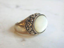 Load image into Gallery viewer, Womens Vintage Estate Sterling Silver Mother of Pearl Ring 10g E5618