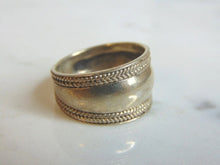 Load image into Gallery viewer, Womens Vintage Estate Sterling Silver Modernist Ring 6.2g E5631