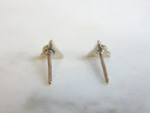 Load image into Gallery viewer, Womens Vintage Estate Sterling Silver Earrings 1.1g E5393