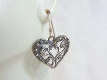Load image into Gallery viewer, Womens Vintage Estate Sterling Silver Dangle Heart Earrings 5.0g E5710