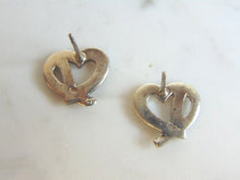 Load image into Gallery viewer, Womens Vintage Estate Sterling Silver Heart Earrings 2.9g E5712