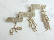Load image into Gallery viewer, Womens Vintage Estate Sterling Silver Family Brooch 11.4g E5868