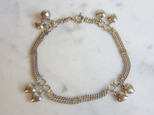Load image into Gallery viewer, Womens Vintage Estate Sterling Silver Heart Charm Bracelet 6.9g E5540