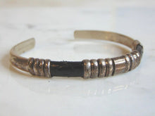 Load image into Gallery viewer, Womens Vintage Estate Sterling Silver Cuff Bracelet 25g E5603