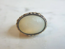 Load image into Gallery viewer, Womens Vintage Estate Sterling Silver Mother of Pearl Ring 10g E5618