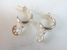 Load image into Gallery viewer, Womens Vintage Estate Sterling Silver Peace Earrings 1.7g E5948