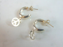 Load image into Gallery viewer, Womens Vintage Estate Sterling Silver Peace Earrings 1.7g E5948