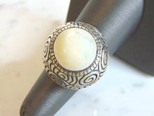 Load image into Gallery viewer, Womens Vintage Estate Sterling Silver Mother of Pearl Ring 12.9g E5623