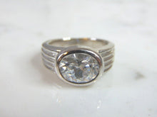 Load image into Gallery viewer, Womens Vintage Estate Sterling Silver CZ Ring 11g E5991