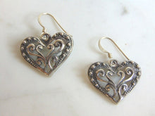 Load image into Gallery viewer, Womens Vintage Estate Sterling Silver Dangle Heart Earrings 5.0g E5710