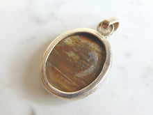 Load image into Gallery viewer, Womens Vintage Estate Sterling Silver Jasper Pendant 12.5g E5737