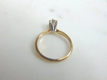 Load image into Gallery viewer, Womens 14K Yellow Gold Solitaire Diamond Engagement Ring, 1.7g E983