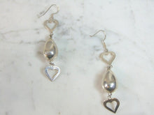 Load image into Gallery viewer, Womens Vintage Estate Sterling Silver Heart Dangle Earrings 9.1g E5945