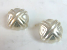 Load image into Gallery viewer, Womens Vintage Estate Sterling Silver Clip On Earrings 13.3g E5947