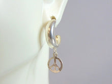 Load image into Gallery viewer, Womens Vintage Estate Sterling Silver Peace Earrings 1.7g E5948