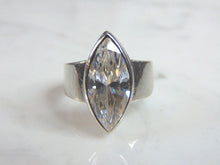 Load image into Gallery viewer, Womens Vintage Estate Sterling Silver CZ Ring 8.1g E5984