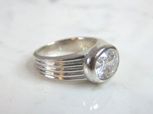Load image into Gallery viewer, Womens Vintage Estate Sterling Silver CZ Ring 11g E5991