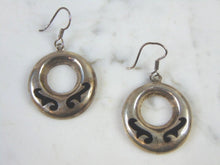 Load image into Gallery viewer, Womens Vintage Estate Sterling Silver Earrings 17.4g E2644