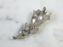 Load image into Gallery viewer, Womens Vintage Estate Sterling Silver Flower Brooch 6.1g E2698