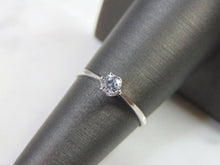 Load image into Gallery viewer, Womens Vintage Estate Sterling Silver CZ Ring 1.3g E2183