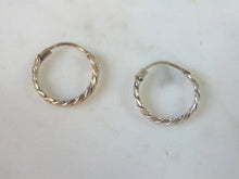Load image into Gallery viewer, Womens Vintage Estate Sterling Silver Hoop Earrings 1.4g E3020