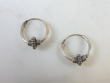 Load image into Gallery viewer, Womens Vintage Estate Sterling Silver Hoop Earrings 1.5g E1816