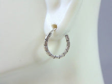 Load image into Gallery viewer, Womens Vintage Estate Sterling Silver Hoop Earrings 1.2g E1817